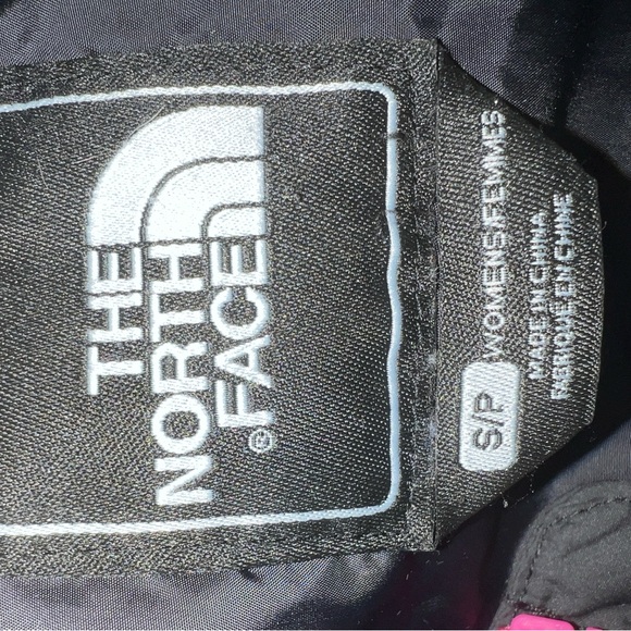 The North Face Black Quilted Jacket with Pink Logo - Picture 5 of 7